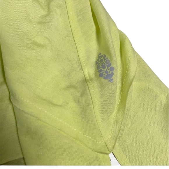 Sold 💛 FP Movement Tempo Short
Sleeve Tee XS BRAND NEW WITHOUT TAG!! - Picture 4 of 4